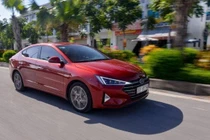 Hyundai Elantra giảm đến 45 triệu đồng, rẻ ngang Accent bản tiêu chuẩn