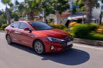 Hyundai Elantra giảm đến 45 triệu đồng, rẻ ngang Accent bản tiêu chuẩn