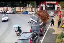 Màn vào “cua” gấp... và cái kết đắng của tài xế xe tải