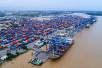 Bộ Công Thương nêu loạt giải pháp giải quyết ùn tắc tại cảng biển