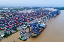 Bộ Công Thương nêu loạt giải pháp giải quyết ùn tắc tại cảng biển