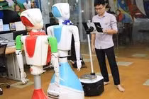 Robot đo nhịp tim, cấp phát thuốc