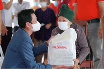 Dự án ATM Gạo - Trao gửi yêu thương, Prudential đã trao tặng gần 220 tấn gạo đến 12.990 hộ gia đình tại 10 tỉnh thành trên toàn quốc.