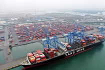 Đổi mới phát triển kinh tế biển kết hợp quốc phòng