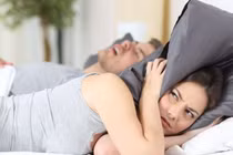 Tránh nghẹt thở khi ngáy ngủ