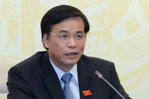 Triệu tập kỳ họp, quyết định nhân sự, chất vấn các tư lệnh ngành