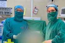 U xơ tử cung nặng 4,4kg chèn 2 niệu quản vì không đi khám