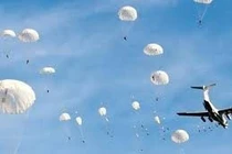 Video 6.000 lính dù Nga đột kích chiếm mục tiêu chiến lược 