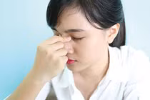 Giao mùa, làm gì để tránh viêm xoang?