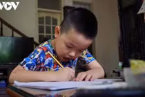 Học sinh lớp 1, lớp 2 thi trực tuyến liệu có thực sự cần thiết?