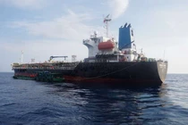 Bắt lô xăng dầu lậu trị giá 40 tỷ đồng trên biển