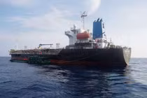 Bắt lô xăng dầu lậu trị giá 40 tỷ đồng trên biển