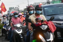 TP.HCM và Hà Nội đối mặt nguy cơ bùng dịch Covid-19 sau kỳ nghỉ lễ