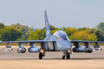 Myanmar: Máy bay Yak-130 chiến đấu dưới hỏa lực phòng không của quân nổi dậy