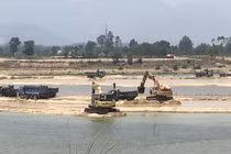 Quảng Ngãi: Điều chỉnh kế hoạch đấu giá quyền khai thác cát, sỏi lòng sông