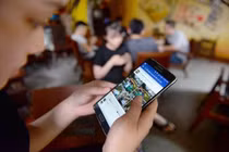 Mạng xã hội là mảnh đất màu mỡ để “ném đá”