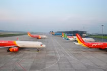 Máy bay của các hãng hàng không tại sân bay quốc tế Nội Bài. (Ảnh: CTV/Vietnam+)