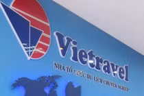 Bị tạm đình chỉ tư cách xin visa, Vietravel lập lờ khiến khách hàng chịu thiệt?