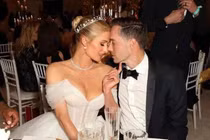 4 bộ váy cưới triệu đô kèm nhẫn 2 triệu đô của Paris Hilton
