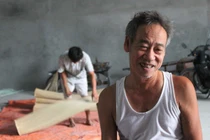 Cả làng dệt chiếu