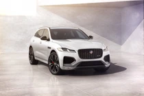 Soi chi tiết nội, ngoại thất Jaguar F-PACE R-Dynamic Black vừa ra mắt