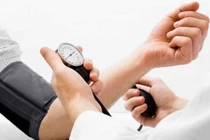 Cách khắc phục hạ huyết áp tư thế do thuốc