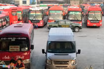 Chưa Tết, xe khách nhiều chuyến đã hết vé, tăng giá