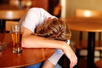 Một lần say rượu sẽ tác động ngắn hoặc dài hạn tới sức khỏe 