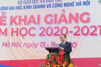 Hơn 5.800 tân sinh viên Kinh doanh và Công nghệ tựu trường