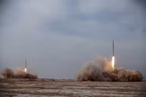 Video: Iran thử nghiệm tên lửa đạn đạo chống tàu trong cuộc diễn tập