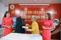 Lễ tiếp nhận hiện vật của GS Hoàng Phê