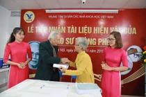 Lễ tiếp nhận hiện vật của GS Hoàng Phê