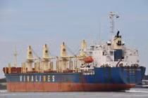 Nghi vấn Vinalines đang lợi dụng lỗ từ tàu biển?