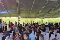 Hàng trăm khách hàng tiếp tục vây dự án Đa Phước để đòi quyền lợi