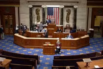 Quốc hội Mỹ lần đầu tiên vô hiệu hóa quyền phủ quyết của Tổng thống Trump