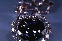 Kỳ bí lời nguyền viên kim cương ai chạm vào cũng chết bí ẩn