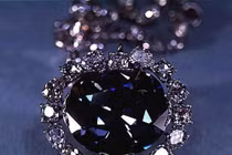 Kỳ bí lời nguyền viên kim cương ai chạm vào cũng chết bí ẩn