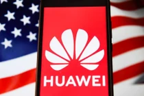 Trong một đêm, Mỹ công bố 2 lệnh cấm chặn đường Huawei