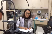 Bị cận do áp lực học tập?