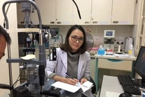 Bị cận do áp lực học tập?