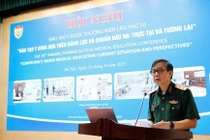 Trung tướng, GS.TS Đỗ Quyết, Giám đốc Học viện Quân y phát biểu tại hội nghị. 