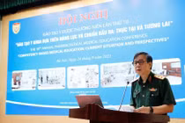 Trung tướng, GS.TS Đỗ Quyết, Giám đốc Học viện Quân y phát biểu tại hội nghị. 