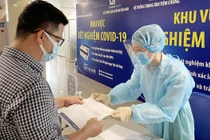 Xét nghiệm Covid-19 dịch vụ tại sân bay Tân Sơn Nhất