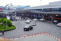 Đề xuất xây cầu bộ hành, hầm chui trong sân bay Tân Sơn Nhất