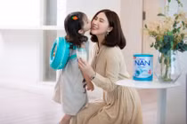 Nestlé giới thiệu NAN OPTIPRO 4 mới và chương trình “khoảnh khắc khôn lớn diệu kỳ của con”