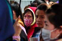 Thấp thỏm chờ thưởng Tết