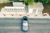 Cần khẩn trương bổ sung, hoàn thiện trước khi xe điện trở nên phổ biến trong tương lai gần.