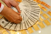  Cung dồi dào, tỷ giá bất ngờ tăng vọt có lý do từ vàng?