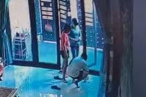 lừa bé gái lấy hết tiền