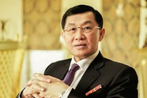 Buôn hàng hiệu lãi ít, dịch vụ sân bay mới thực sự là "con gà đẻ trứng vàng" của ông Johnathan Hạnh Nguyễn